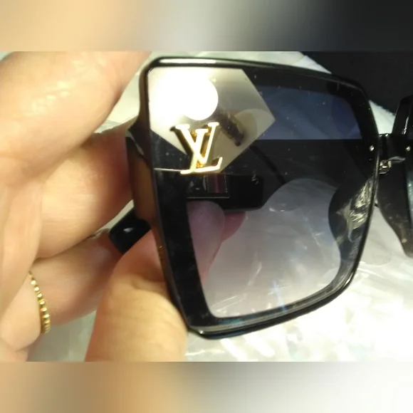 AUTHENTIC Louis Vuitton Black Sunglasses W/ Gold Monogram GORGEOUS MONOGRAM - Picture 8 of 14